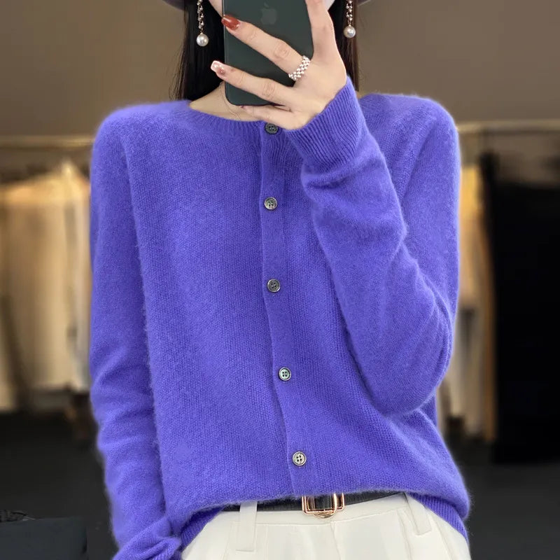 ByMoire. Elegante Knoopjes Cardigan