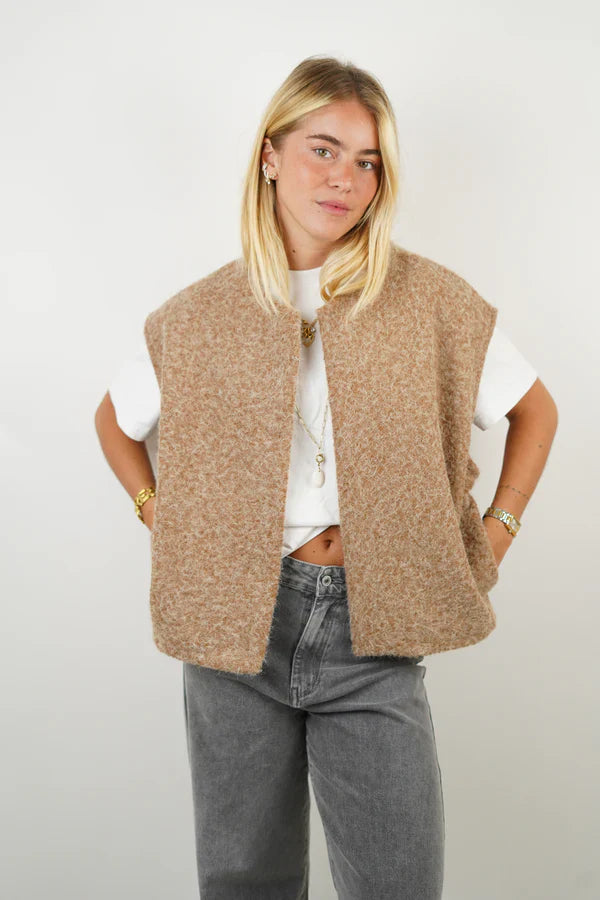 By Moire. | Modieuze Vest
