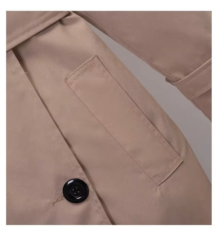 ByMoire. De Tijdloze Trenchcoat die Élke Outfit Upgrade