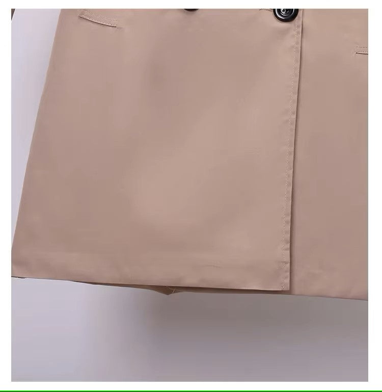 ByMoire. De Tijdloze Trenchcoat die Élke Outfit Upgrade