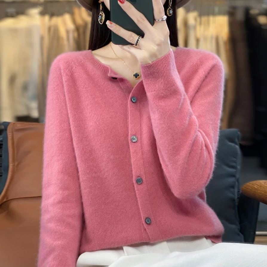 ByMoire. Elegante Knoopjes Cardigan