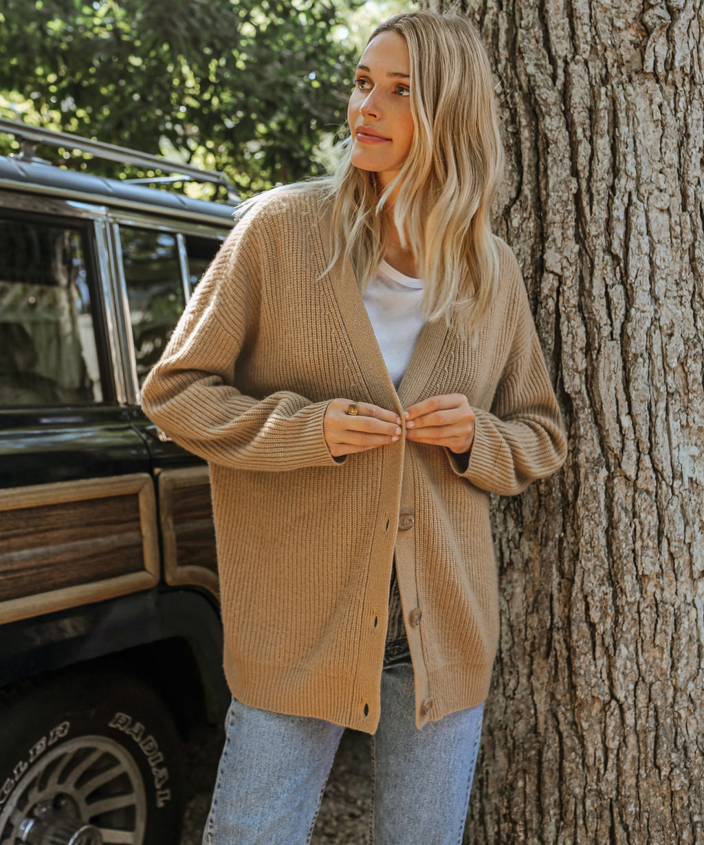 ByMoire. Elegante Knopen Cardigan